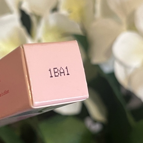 ONE/SIZE BROWKIKI • TINTED NOURISHING BROW GEL • VARIOUS COLORS AVAILABLE - Picture 7 of 13